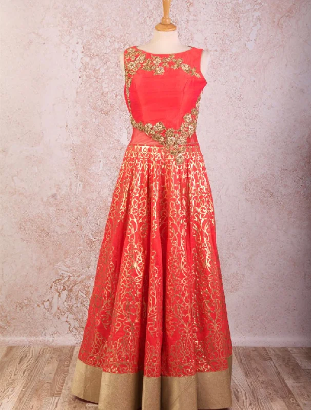 I8/1002 Dupion embd dress