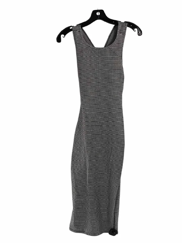 Lululemon Size S Black White Stripe Dress