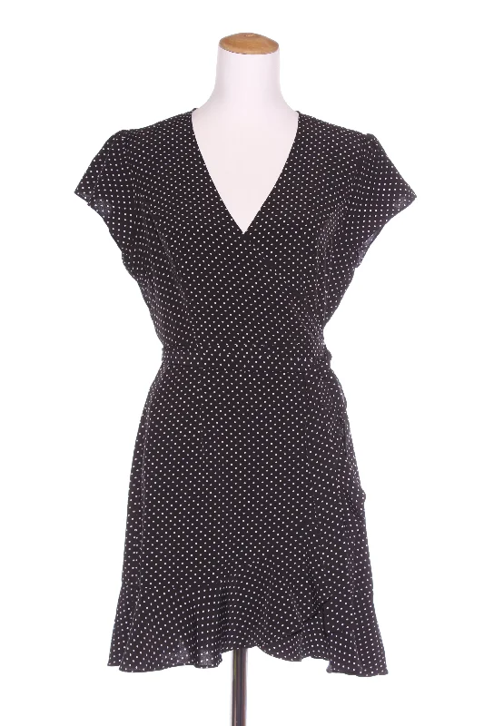 ATMOS & HERE - Ruffle trim spotted wrap dress! 12 Cozy Knit Wrap Dress