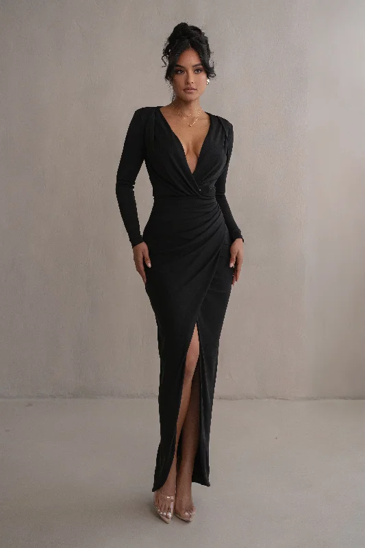 Black Jamie Plunge Maxi Dress Trendy Fit-and-Flare Maxi Dress