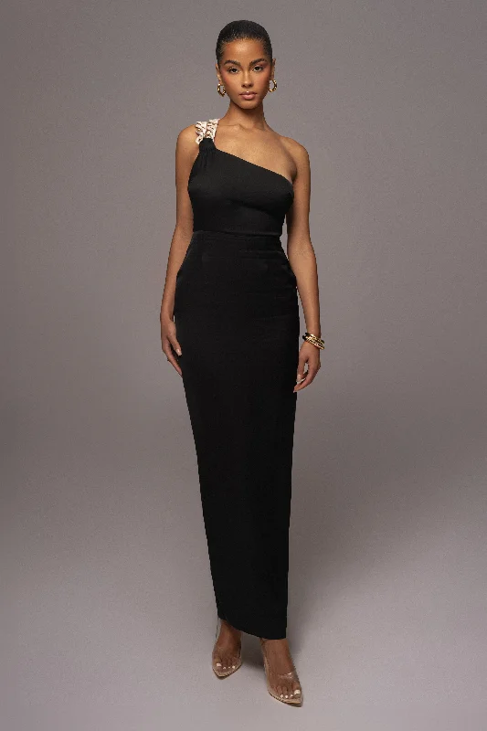 Black Luxury Living Maxi Dress Comfortable Fitted Maxi Dress