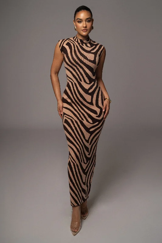 Brown Abstract Print Edel Mock Maxi Dress Fashionable High-Waist Maxi Dress
