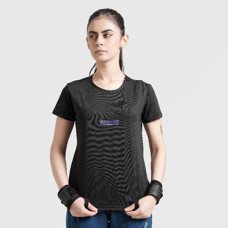 Minimalistic Tee (Black) Welt Pockets Slit Pockets