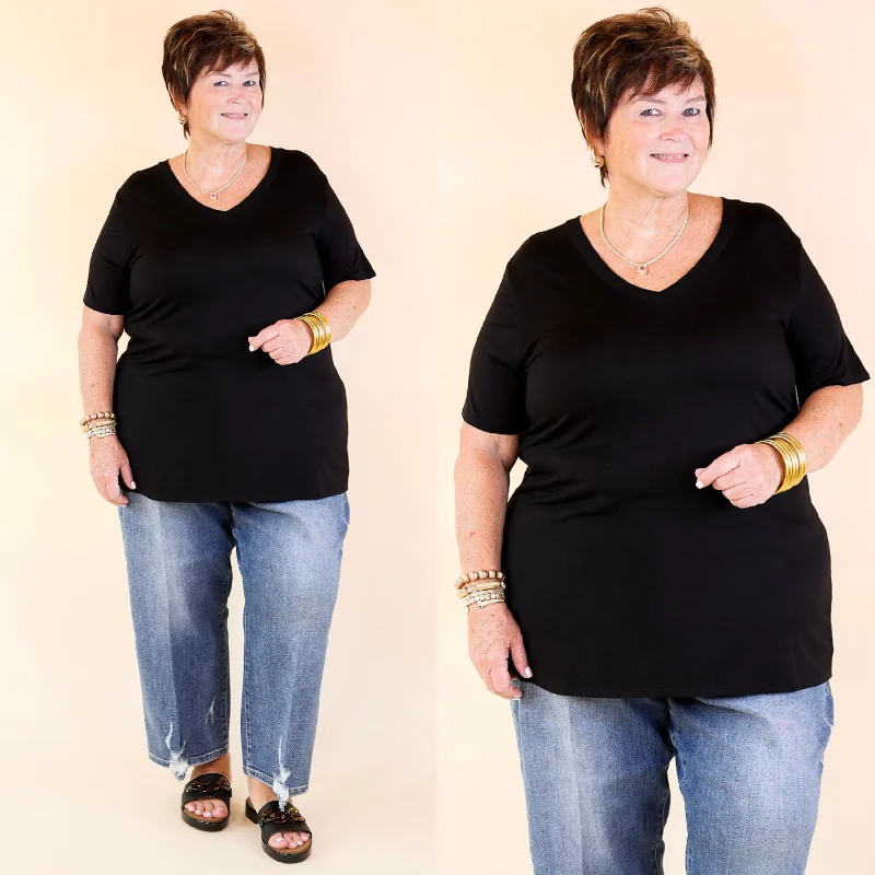 It's That Simple Solid V Neck Tee in Black Modern Contemporary Chic